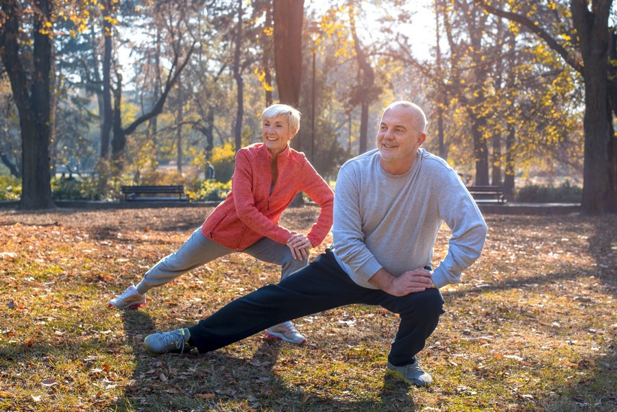 Retrouver force et équilibre après 60 ans : Le rôle essentiel des vitamines D3, B12 et B1